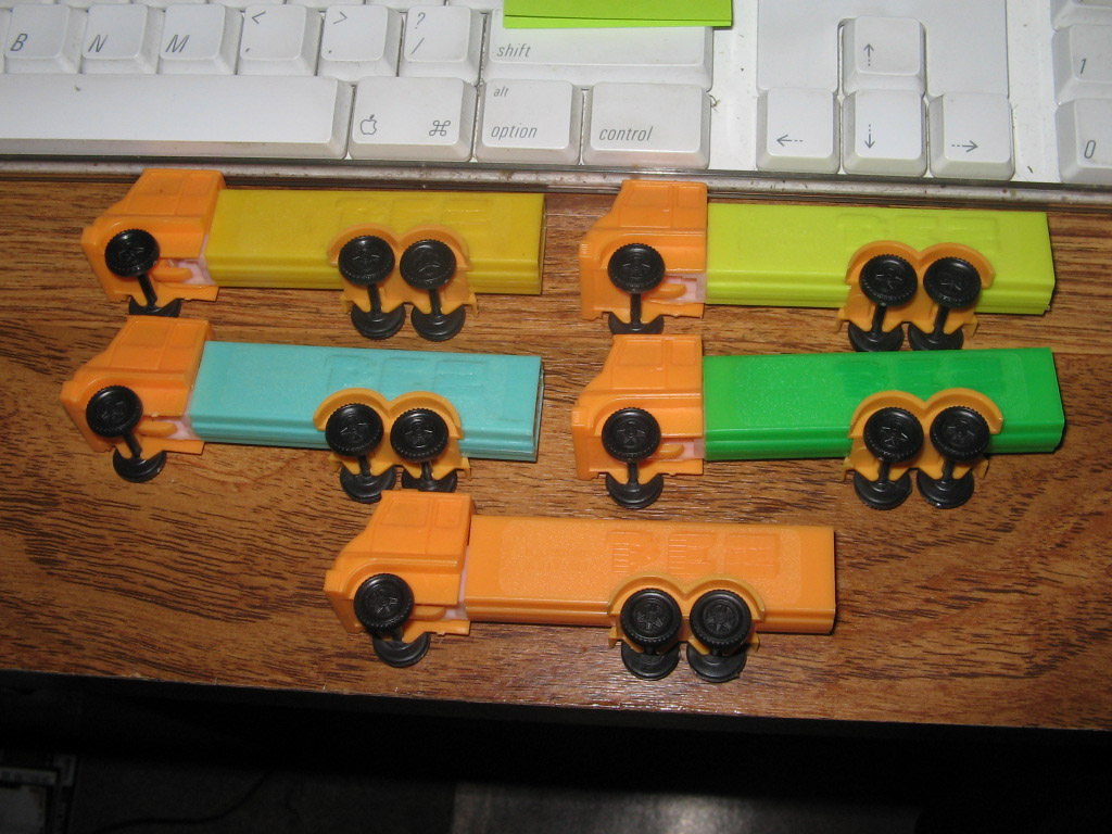 PEZ truck B9 rare army green, not issued to public